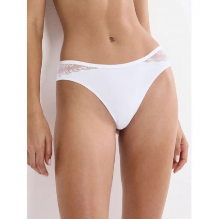 10226445-0003 TRIUMPH Γυναικείο Σλίπ COMFORT ALLURE BRAZILIAN Normai Fit Πολυαμίδιο  Λευκό